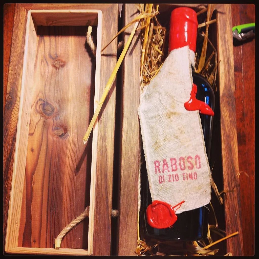 winemakeracadem's tweet photo. Why the #cost more then 100 €? In this case because the #vineyard has more then 150 years. The holders #vine has 1… https://t.co/fBkhOsKfvE https://t.co/HXIk8dd8ka
