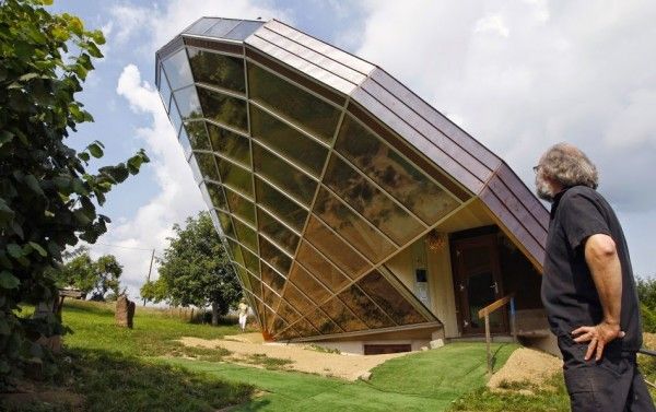 50 Weirdest Homes From Around The World
buff.ly/2nHLTkt