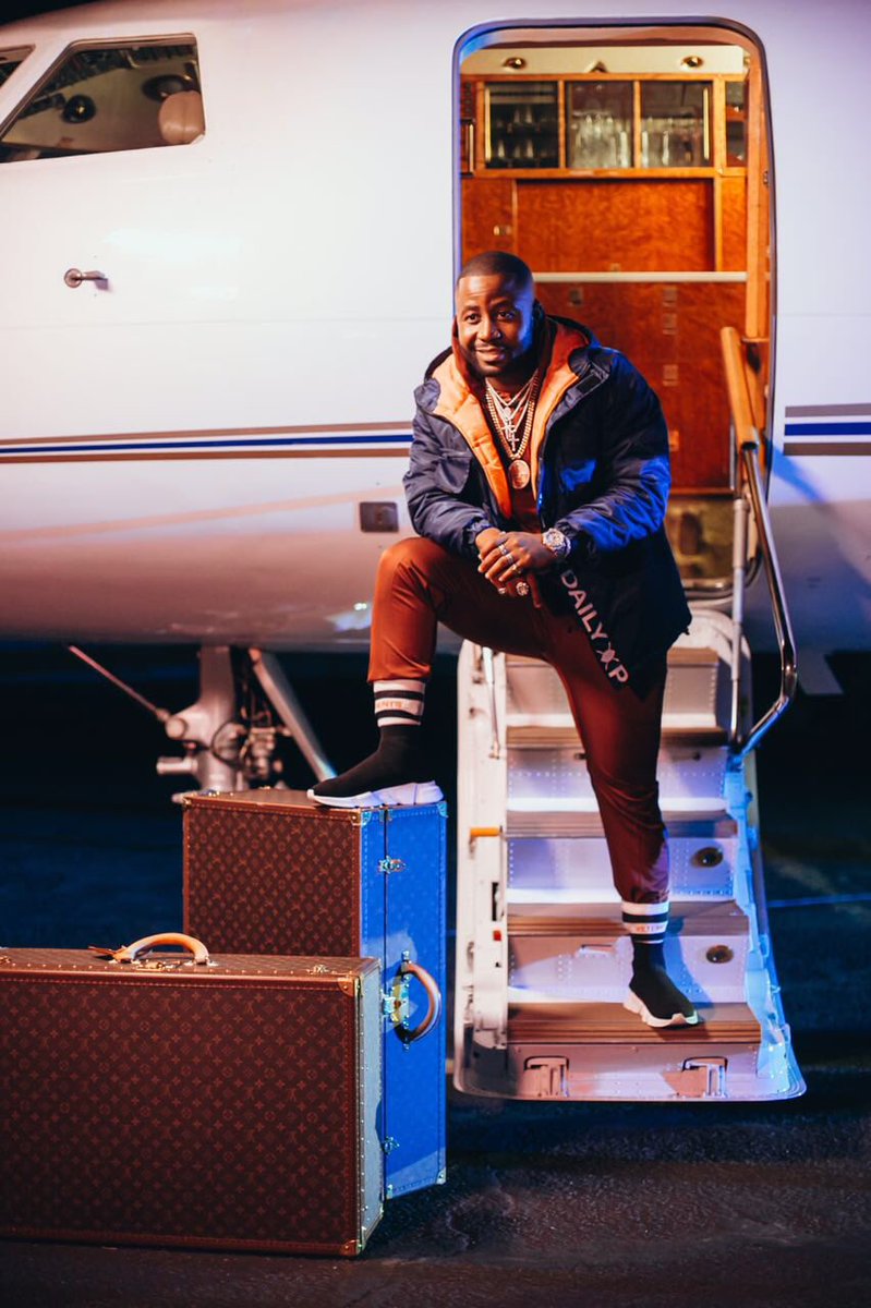 casspernyovest's tweet image. I'm just cooling while my haters working overtime!!! En route to the top floor!!! #TitoMboweni