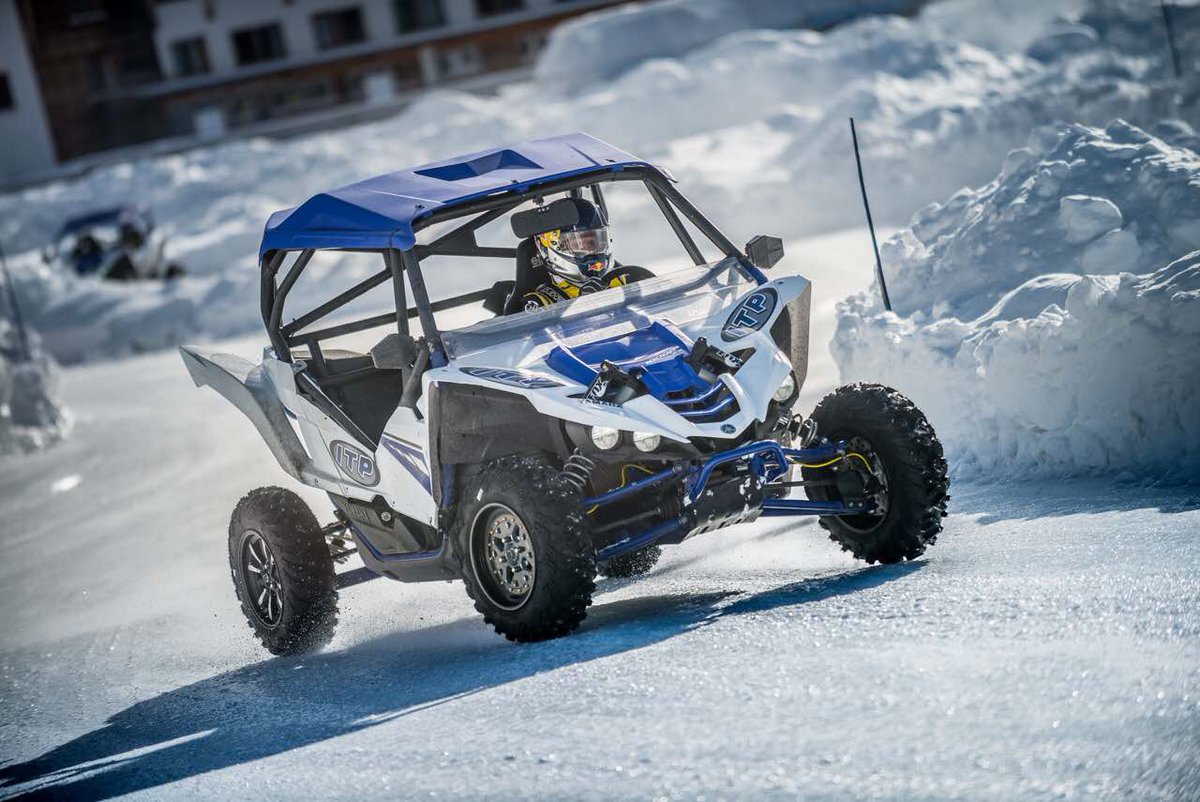 s_peterhansel's tweet image. Entre 2 courses @Peugeot avec ma #3008DKR... Une autre course en famille ! ⏱💨👌#FamilyFriday #Racing