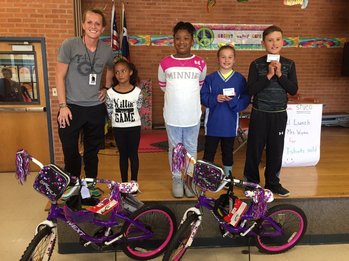 SEF_ShermanISD's tweet photo. Congrats to Walk for Fitness prize winners @ShermanISD Wakefield Elem! Two girls won new bikes! A brother &amp; sister won Academy gift cards! https://t.co/9rmK2YO2qs