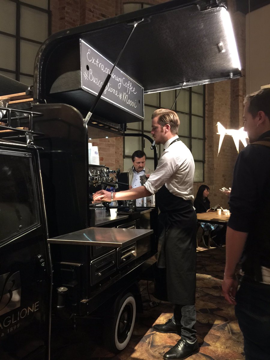 wimvwanrooij's tweet photo. #designbeurs Milaan #IBN dominant aanwezig naast de #designverlichting is ook de #espressomachine door #IBN gemaakt!! #Moooi https://t.co/9mKZ5rSPYj