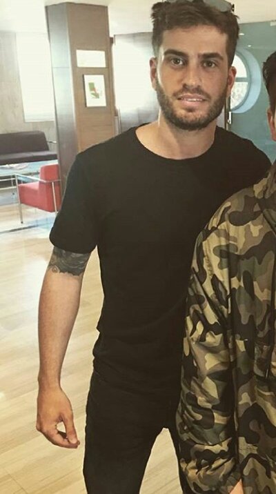 usedtobespl's tweet image. Por favor, que le está volviendo el pelo a como lo tenía en la casa antes de raparse y yo estoy así 😍 #PostRodea