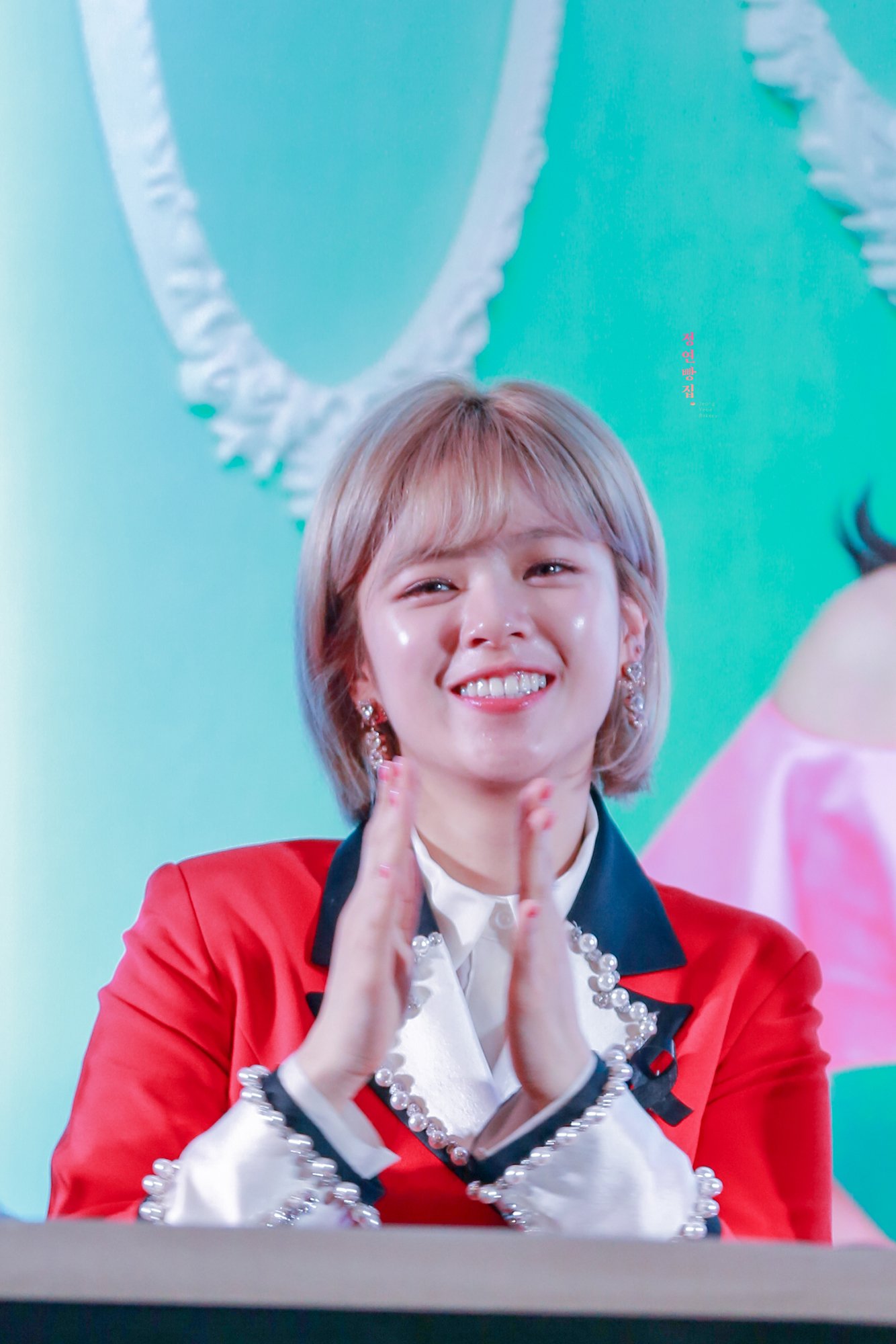 C81a6jOUAAAg_7G.jpg:orig