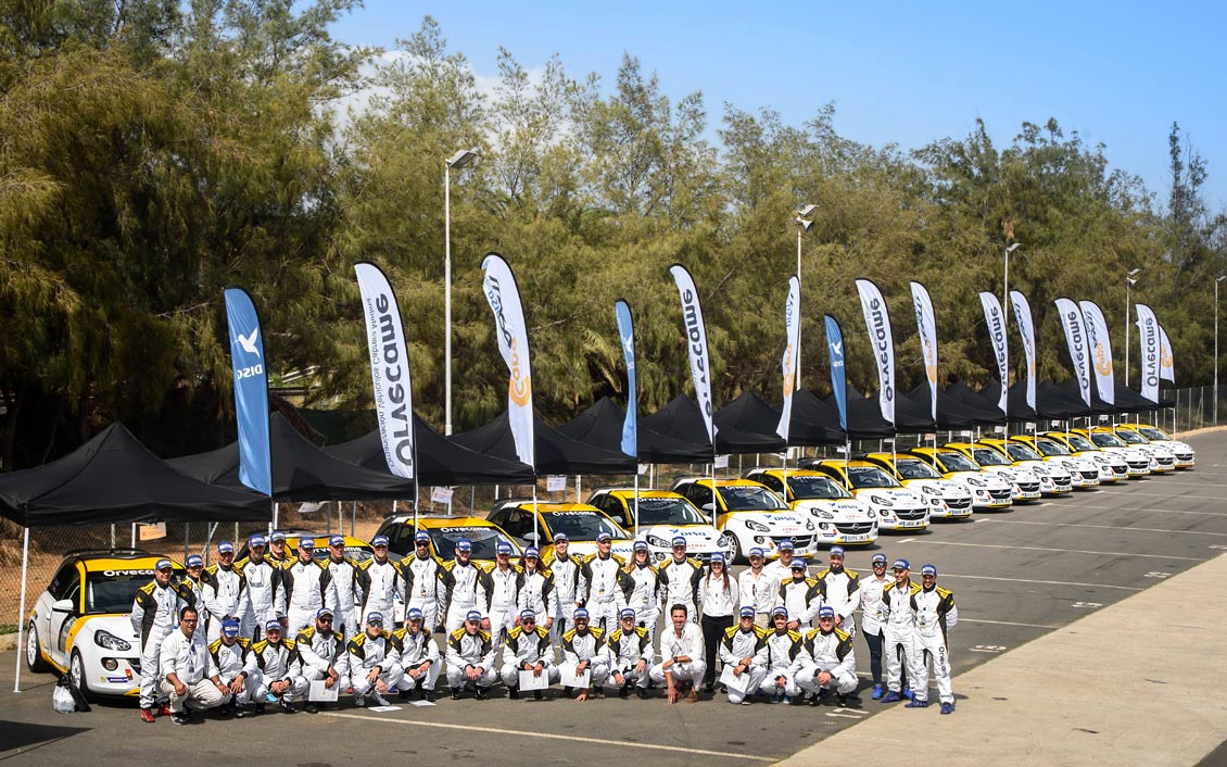 MotorAlDia7's tweet photo. "Los 19 equipos ya tienen sus coches" VER ➕➡️https://t.co/HIyP6lMrX5⬅️ https://t.co/tP9J3yC6Qc