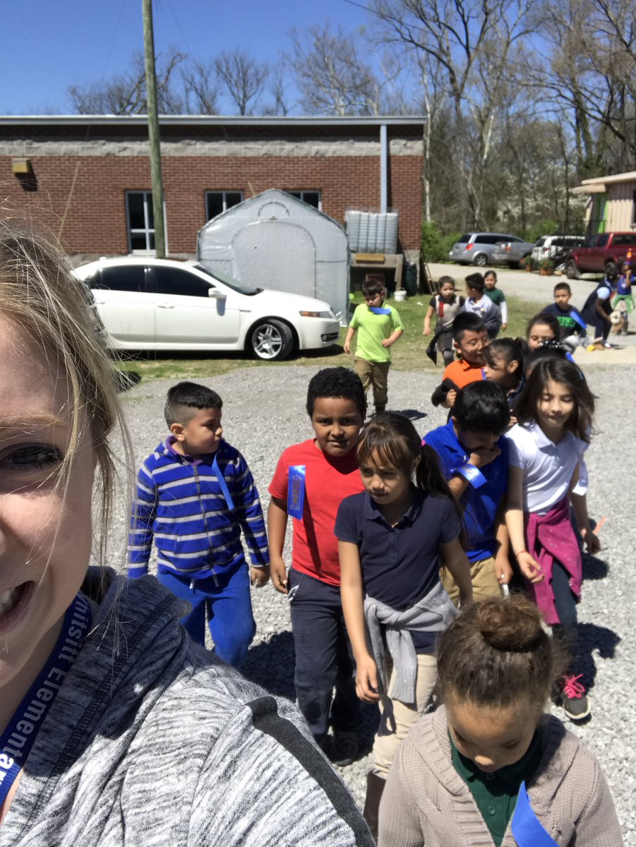 thomsonteaches's tweet photo. My tribe. @WhitsittWildcat #whitsittelementary #STEAM https://t.co/AmyQdVS1Rz