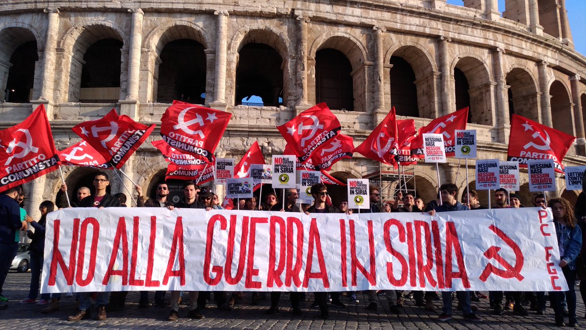 PartitComunista's tweet photo. Al Colosseo con @fgcnazionale contro guerra imperialista in #Siria. Dall'Italia una risposta diversa da quella del Governo a aggressione USA https://t.co/4F1H35iFEM