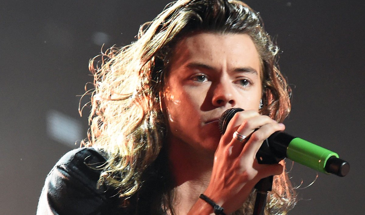 JustJared's tweet photo. Harry Styles reveals which country he wrote &amp; recorded his entire new album in! https://t.co/yztdqCOGin https://t.co/XQocqkbBIU