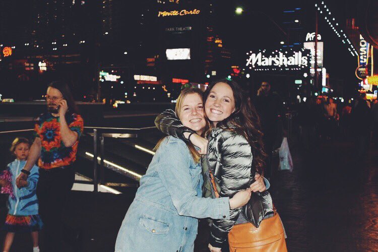 WOOHOO happy bday to my fav twins🥂🥂 happy you're in Paris for this special day😇✨💕🤑