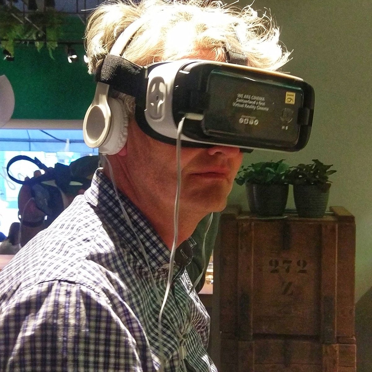 factoryinfo's tweet photo. #weiterbildung #VRCinema #wow #samsung #3d #effinger #fun #eisnä #fürabebier #bürostuhl https://t.co/gePuyhJh2H