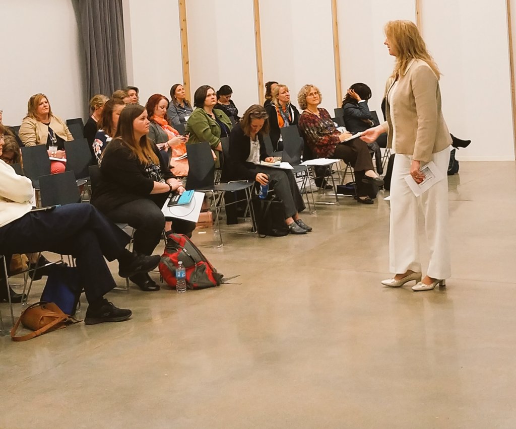 UWHENetwork's tweet photo. "Mentorship &amp; Achievement  in Higher Ed" breakout session #UWHEN2017 https://t.co/rG258Ef91I