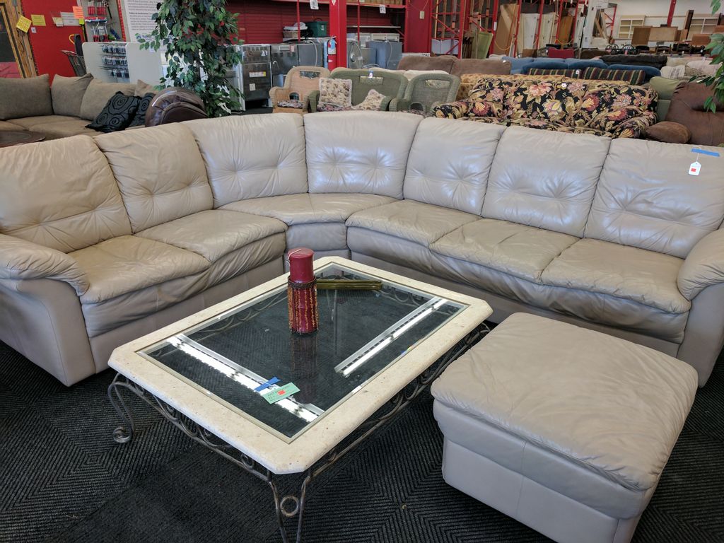 Metro_ReStores's tweet photo. Need a sectional sofa? Then Our Mooresville ReStore is the place to be! Prices range from $350-$750. https://t.co/4NvqAlzN5O