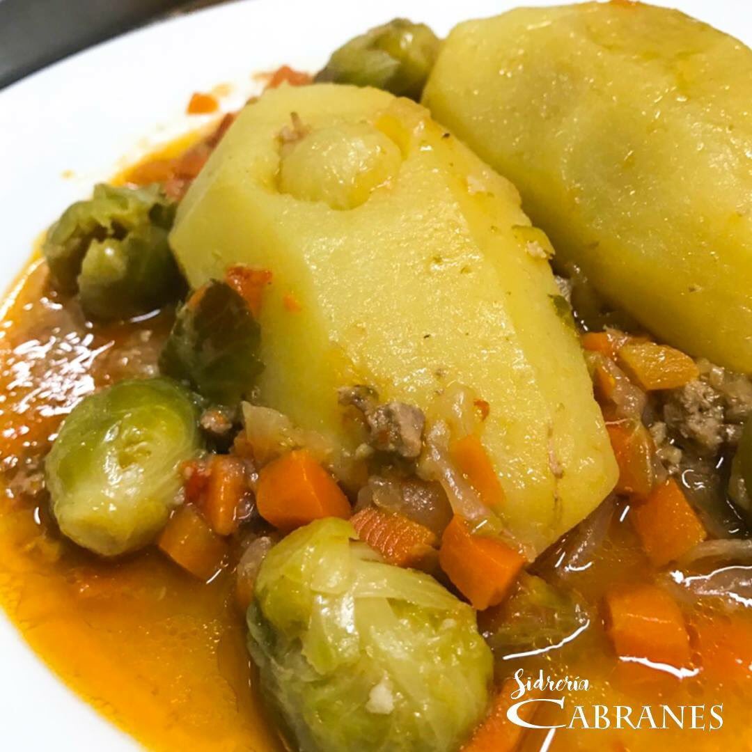 sidreria's tweet photo. Solo si sabes disfrutar 
del sabor auténtico, 
gozarás de las
exclusivas #patatas rellenas
de Sidreria Cabranes 👏👏👏 https://t.co/002PBNdMv5