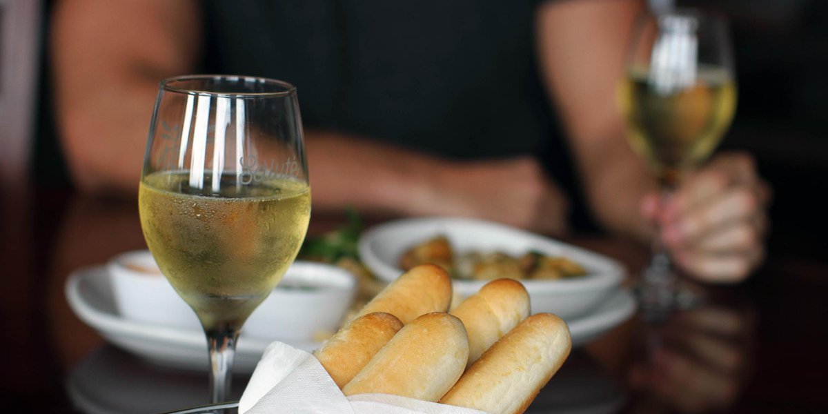 Olive Garden On Twitter Server Here S Your Moscato Flight I D