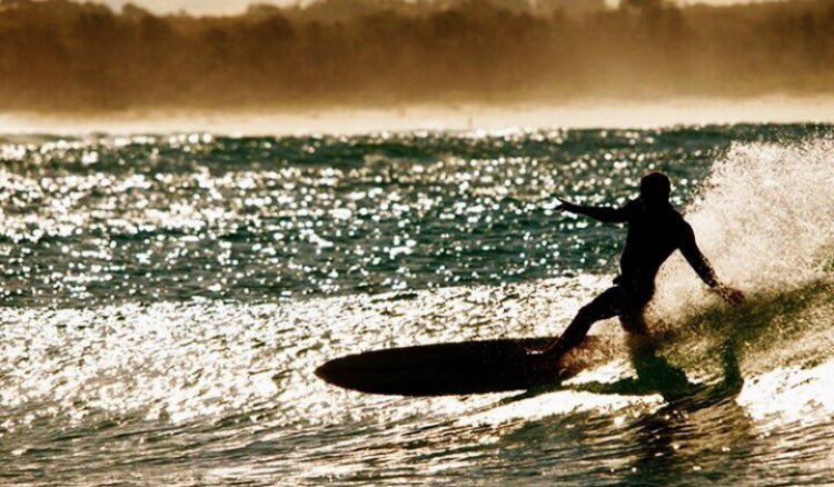 AlejandraSurfer's tweet photo. @Khanyow Thank u Carnyo, happy weekend 😘🏄🏼🌊 https://t.co/psq0IY3NDo