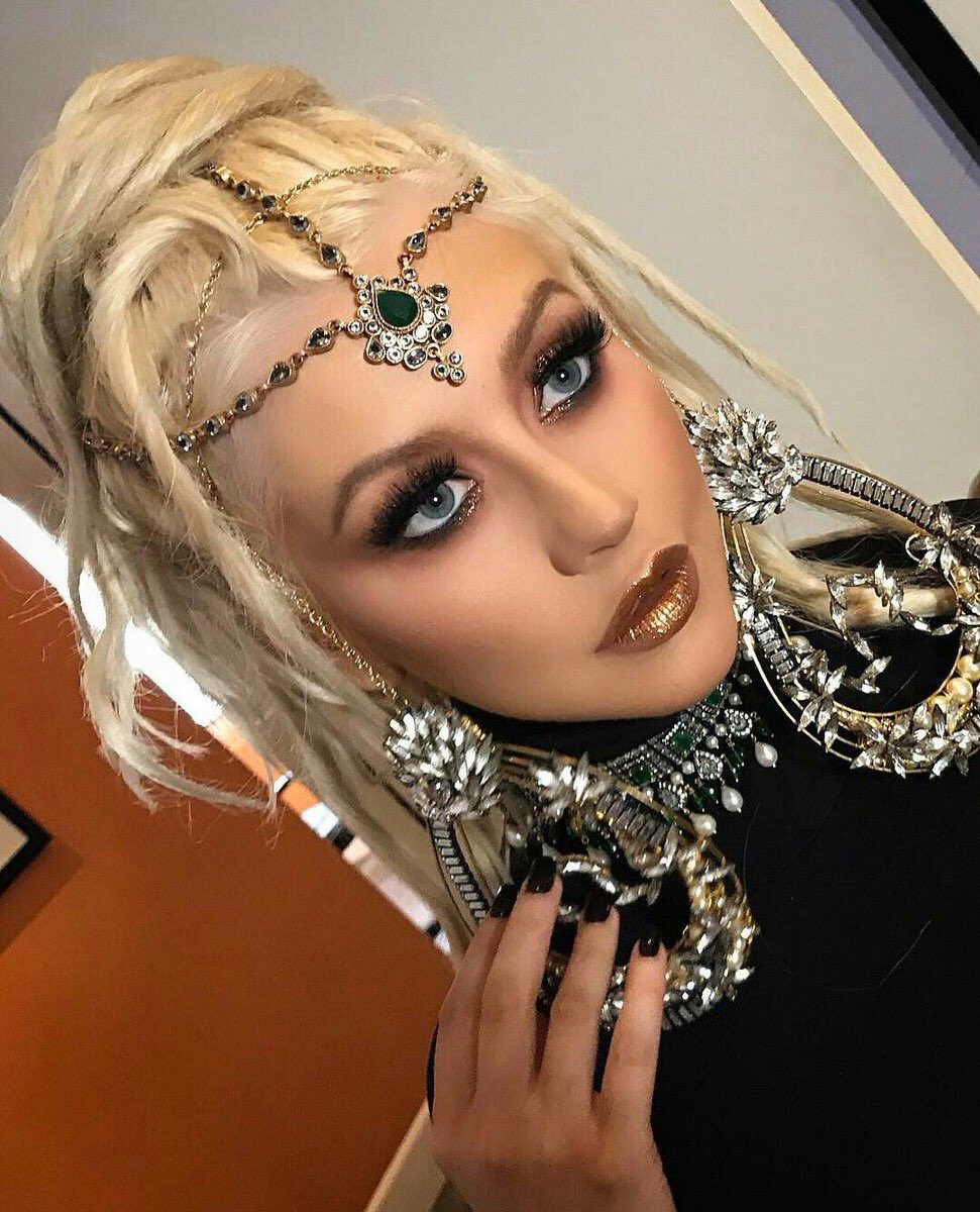 OswyGrbo's tweet photo. @xtina is coming. 💕👀
#Xtina #Figthers #QueenVoice https://t.co/nTDVrRipCN