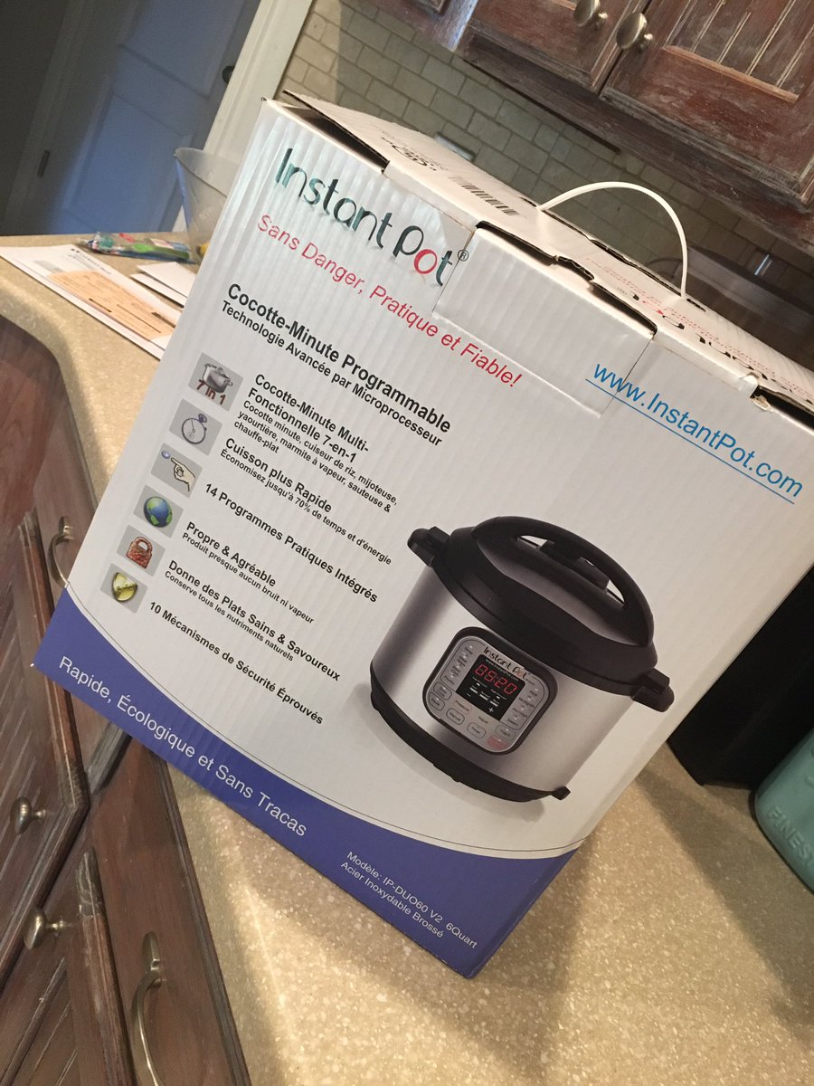 mac_harmon__'s tweet image. First wedding gift sent to the house!!! It feels like Christmas ☺️🎊sorry I opened it without you @Harmon58 😂 #couldntwait