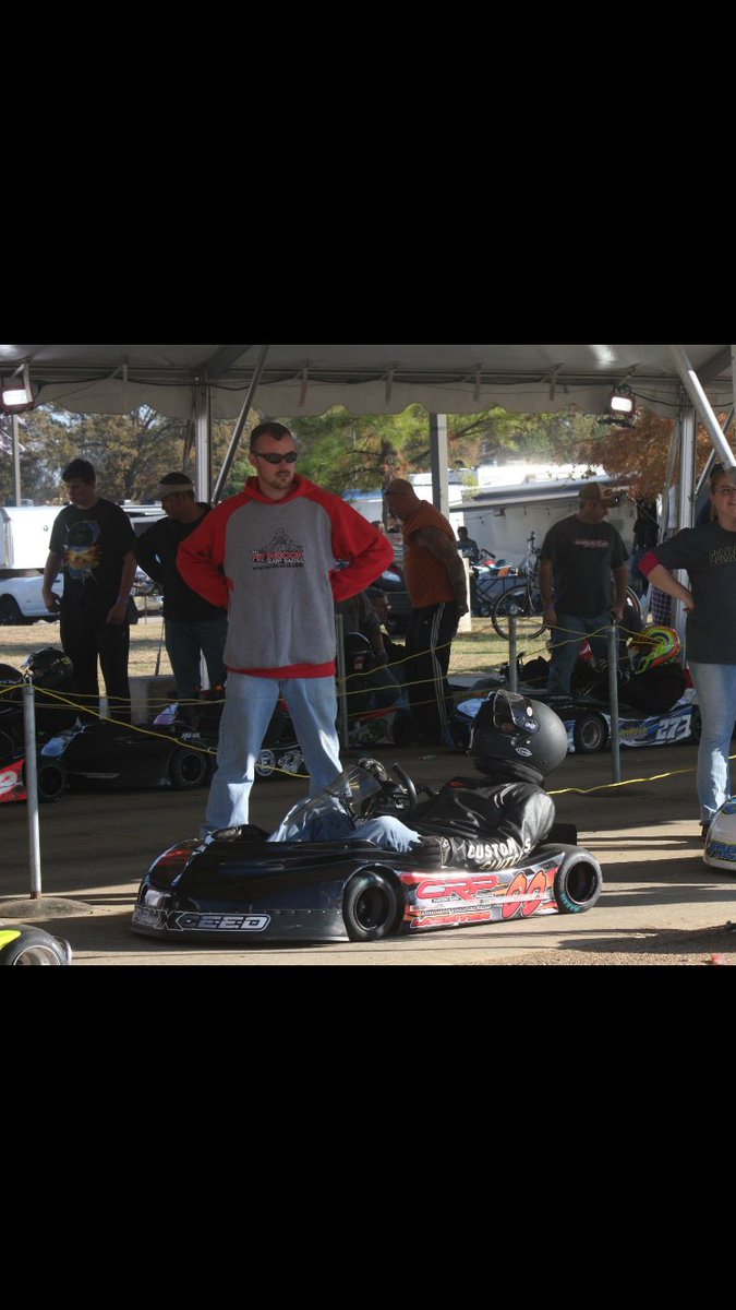 jdlbooger's tweet photo. @EricEssary37 found this pic from batesville. That's some super man pose u got going. #crewcheif #lateapex words to live by https://t.co/n6QJq8UG2F