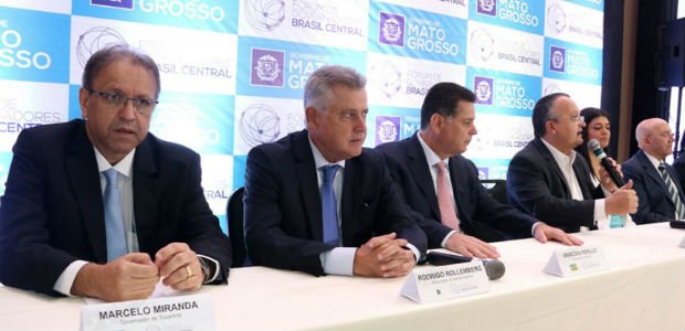 colunadoct's tweet photo. EM CUIABÁ
Governadores do Brasil Central fazem forte defesa da Reforma da Previdência https://t.co/0O3uk4A4yg #CT #Politica https://t.co/iCevaQqSHu