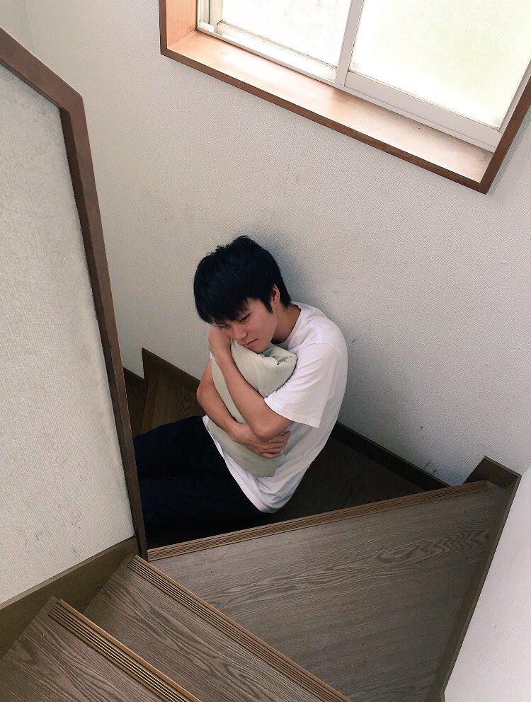幹部紹介🌟その1
代表 萱沼賢太郎   あだ名 かやけん
工学院大学 建築学部建築学科

知識豊富でなんでもできちゃうしっかり者！！彼はいつもみんなをまとめてくれる役でサークルを引っ張ってくれています👍🏻スノボも優しく教えてくれるよ〜🏂✨