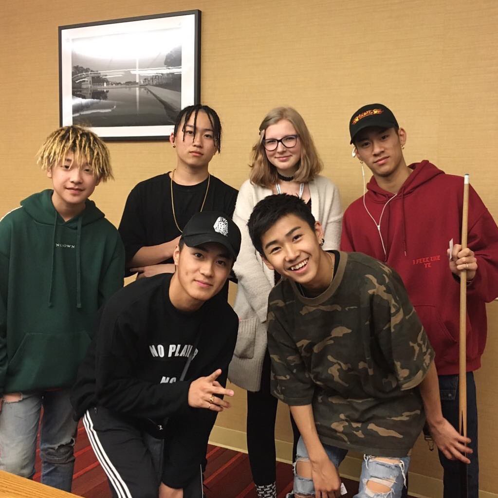 در توییتر Hella Hotさんのpostより みんな髪型が変わってますね 笑 やっぱりパフォーマンスしたみたいですね お疲れ様です Projecttaro 今津渉 岩本太樹 藤田織也 砂田将宏 深堀未来 徳澤新 勝俣翔史 奥田力也 吉田優斗 T Co