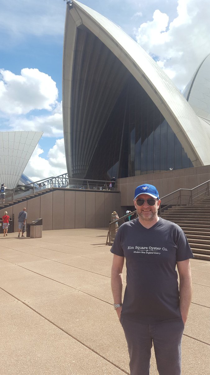 Rocking the @ElmSquareOyster shirt in Sydney