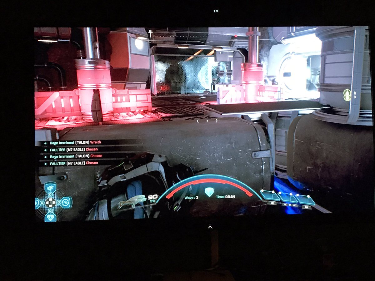 stevechubboy's tweet photo. @masseffect how is it possible to get placed into multiplayer with no powers or items, and the wrong character?? https://t.co/wIoeafJvmf