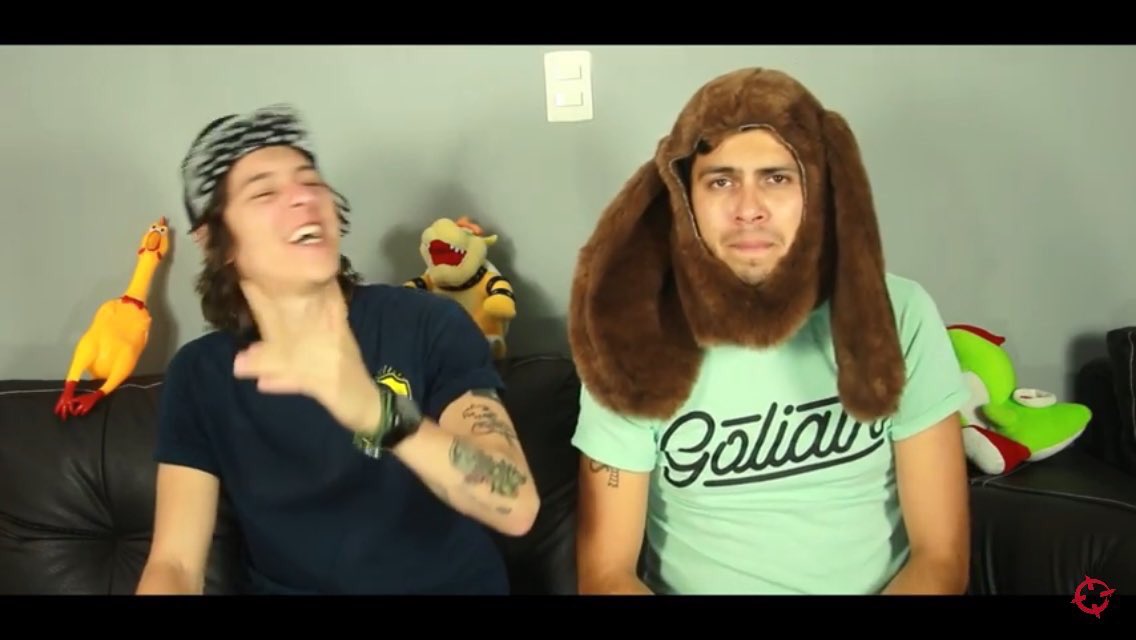 "Mi amigo el ficha". Vengan a ver el nuevo video. Nos echan la mano si lo comparten!  youtu.be/Qs-WI4UjRXg