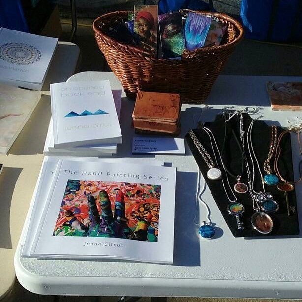 Here is a sneak peak of the set up, you can pick up your kickstarter rewards or buy a my two new books! First Frid… ift.tt/2oLqUAn