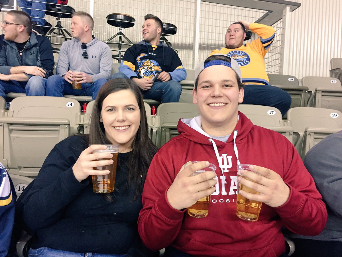 BIGxxQ's tweet photo. Happy #NationalBeerDay no better way to celebrate than with some hockey, ice cold beer, and the fam  #fuelify #itsmellslikefish https://t.co/QgA3MvjnF5