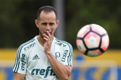 carlao_almeida's tweet image. Recuperado, Guerra vai ser titular do Palmeiras diante do Novorizontino dlvr.it/NqrXhx #timbeta