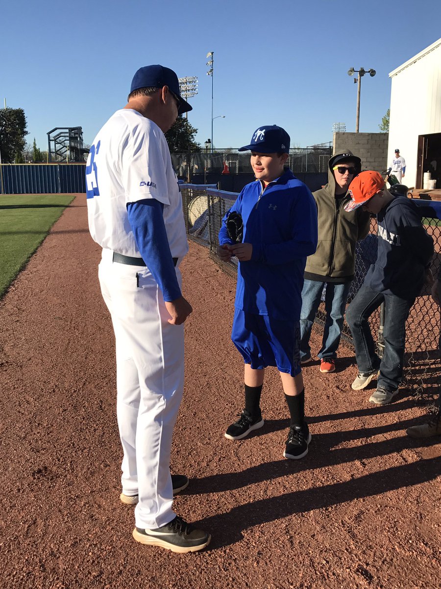 TheBigJD55's tweet photo. Trent with Coach @MT_CoachMcGuire before the game tonight #mtsubaseball https://t.co/YAvBlVSiLc