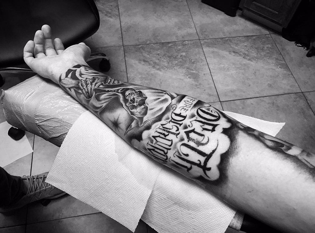 DanCzarTattoo's tweet photo. Death Before Dishonor https://t.co/Gh7v89OPDx