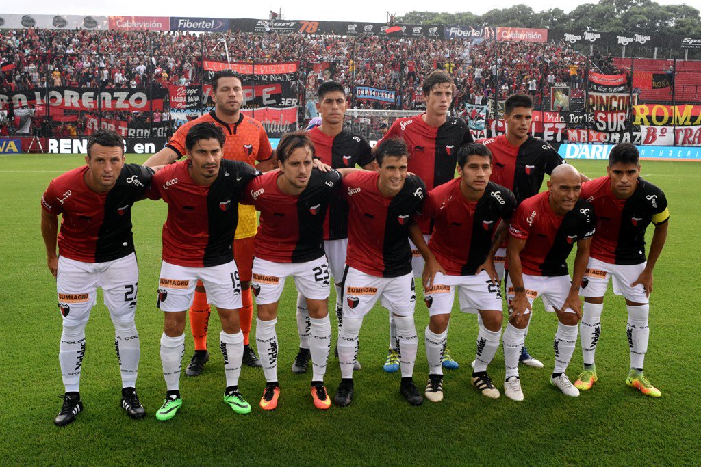 Deporte_9's tweet photo. 🔴⚫ #Colón | Broun; Ceballos, Conti, Ortiz y Clemente: Pereyra, Ledesma, Poblete y Torres; Silva y Vera. Lo vivis por #LT9 Y #LASER925 📻📱 https://t.co/34j0MWGCmC