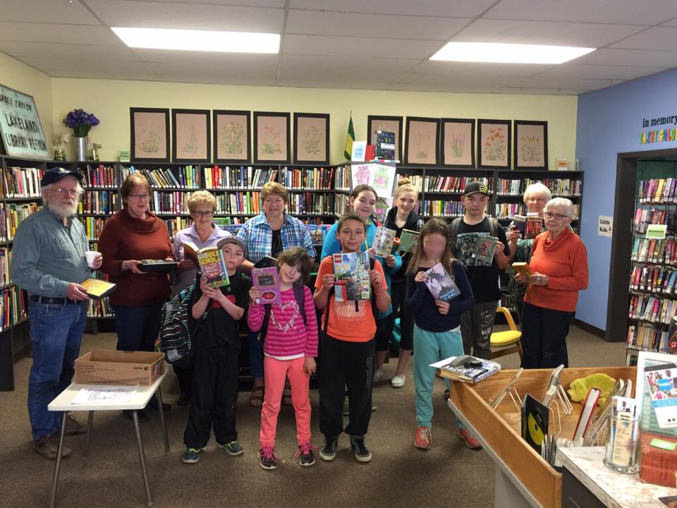 LakelandLR's tweet photo. Borden library taking part in Drop Everything and Read #sklibraries #DEARsask #saveSKlibraries #saskatchewanlibraries #SkLibrariesMatter https://t.co/EnlxXcRzKC