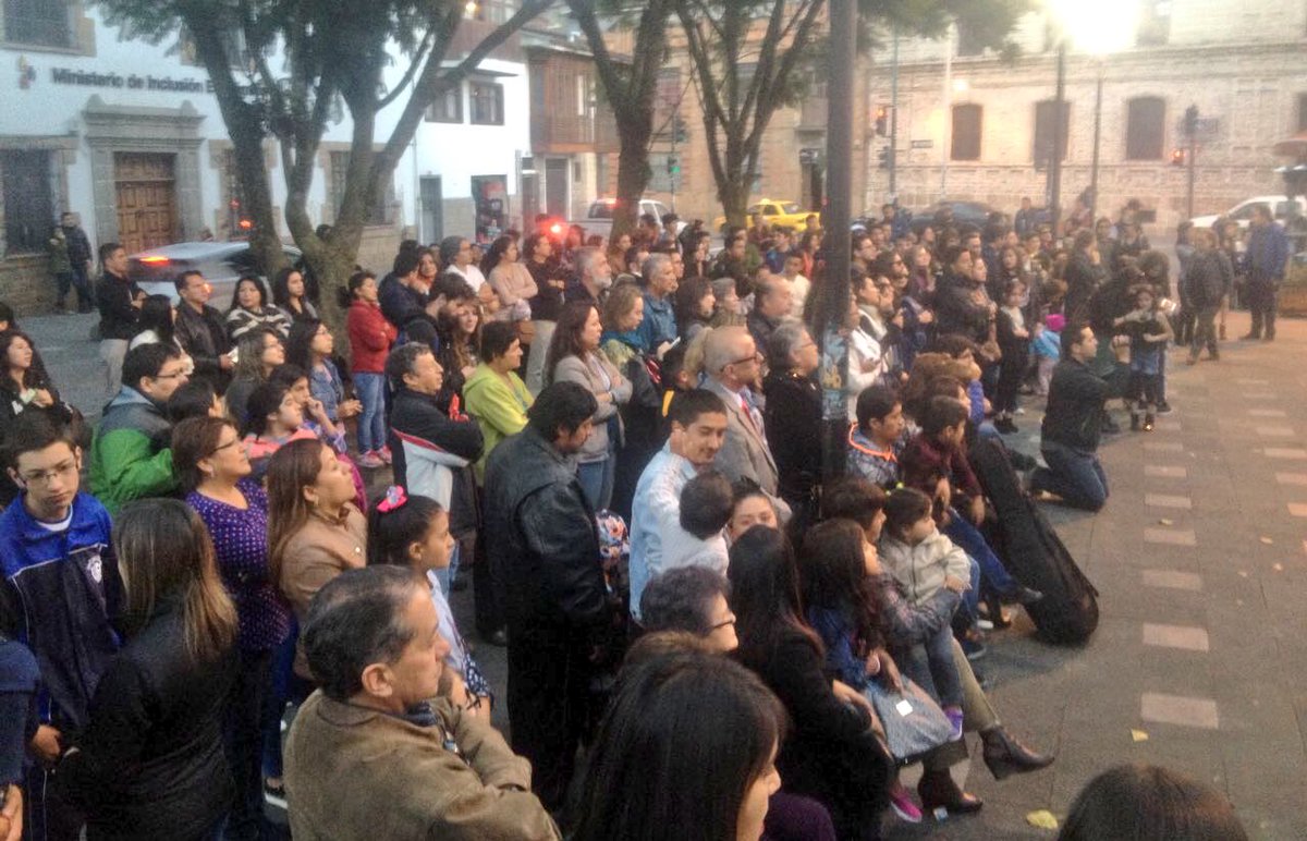 estoestodo_'s tweet photo. #OpusArt se toma la Plaza de la Merced en compañía de sus alumnos festejando los #460FundaciónCuenca con el apoyo de #AlcaldíaDeCuenca https://t.co/gwKlRZOGL2