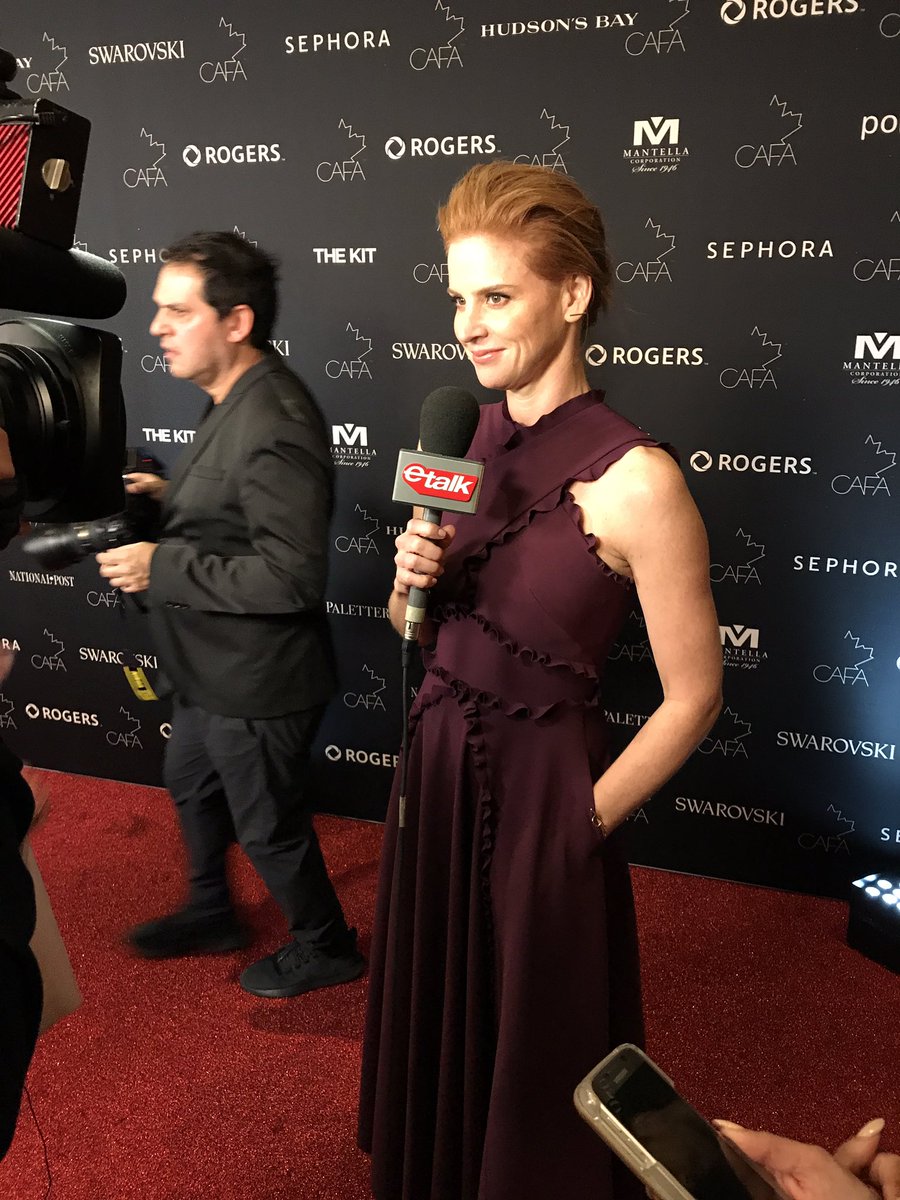 .@Suits_USA star <a href="/sarahgrafferty/">Sarah Rafferty</a> looking so gorgeous in <a href="/gretconstantine/">Greta Constantine</a> 😍 <a href="/cafawards/">CAFA</a> #etalk #CAFA2017