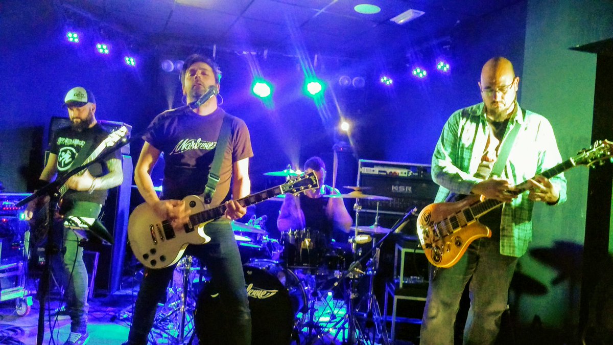 MARLENN41984543's tweet photo. Tremendos @aphonnic la gente de @insonoro @BlackBirdMusicC  y todos vosotros peña !!! Mil gracias !!!. #marlenne #marlennerock #aphonic https://t.co/KuHq9eTko2