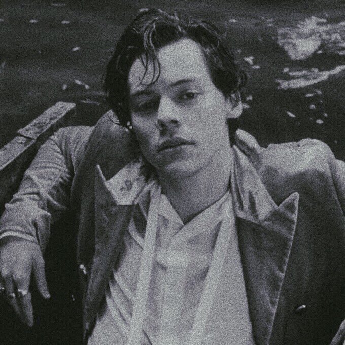 kyra_castIe's tweet image. it only took 19 mins before H broke the record for the fastest song to reach #1 in the US on iTunes. a LEGEND. #SingleOfTheTimes