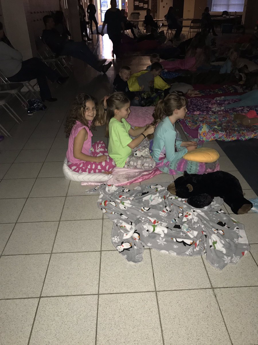 awlswa's tweet photo. During the slower spots in the movie you improvise! #BraidTrain https://t.co/aRswJurXoW