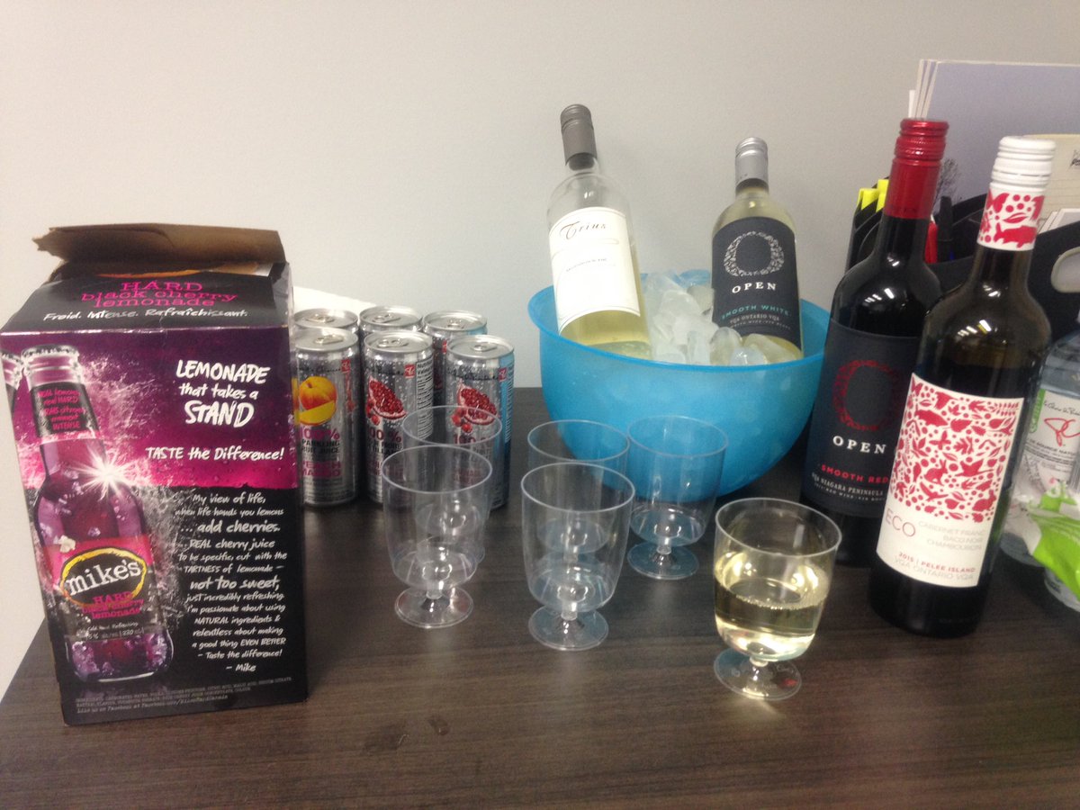 In Tavi at <a href="/Yantzis/">Yantzi's Feed & Seed</a> w/ a group of ladies from the <a href="/agwomensnetwork/">Ag Women's Network</a> participating in #AWNFarmForum over wine &amp; cheese. #OntAg