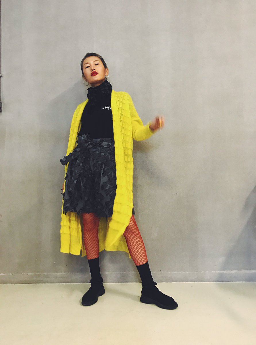 AlyssaJiang's tweet photo. Yellow bird
#WEAR_OUTFIT 
#yellows #fashionblogger #stussy #mash #Shanghai https://t.co/UV7xB1cM21
