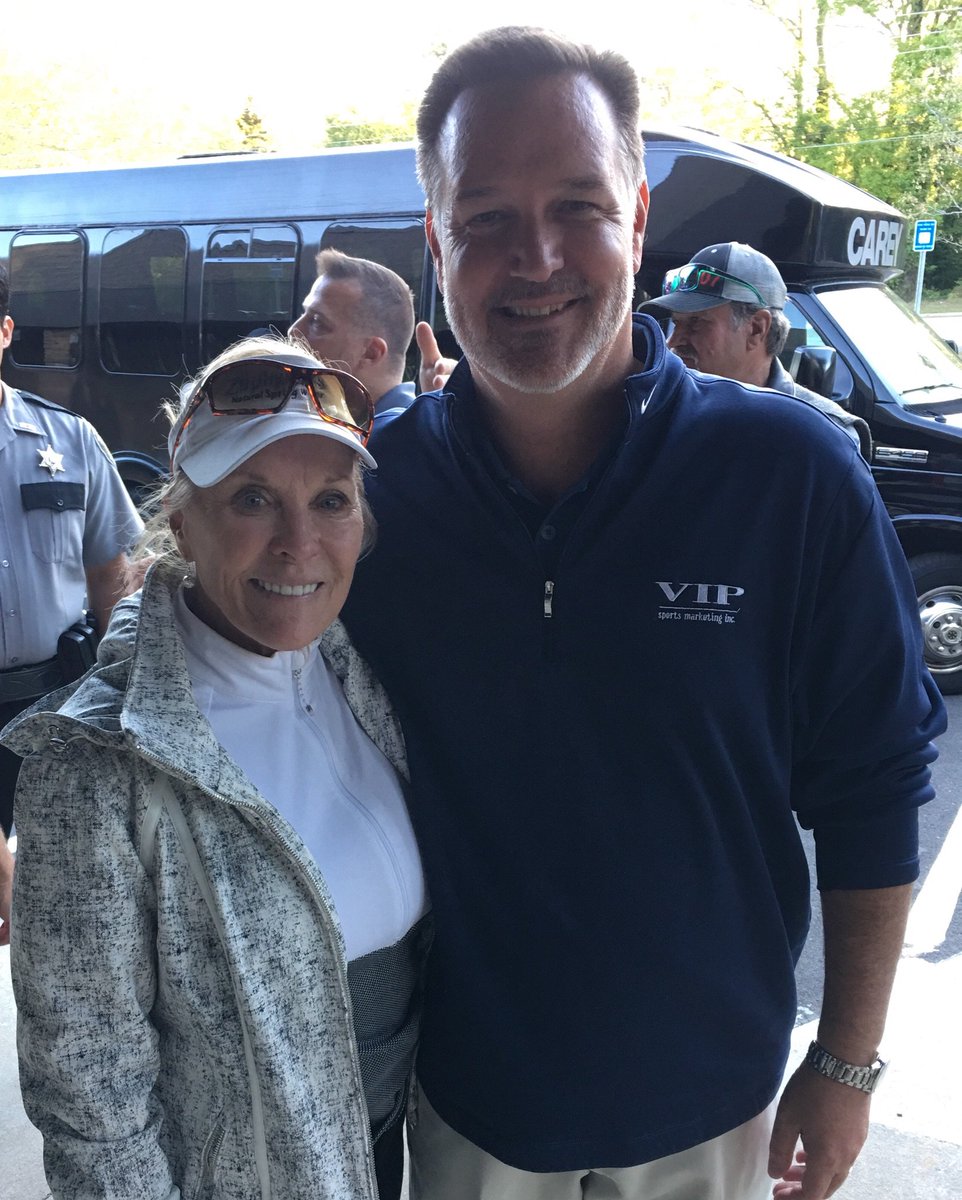 VIPSM's tweet photo. Thanks to .@JanStephenson for hanging out with VIP during the #Masters https://t.co/SvHzqs51Gy