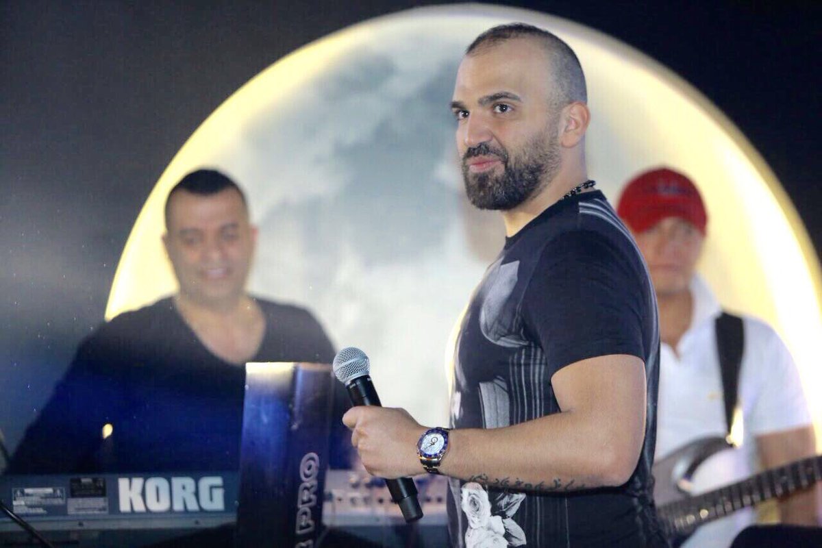 OstaNaji's tweet photo. أنا هلّق مغروم كتييييير ❤️
#غلبني_الغرام
#NajiOsta https://t.co/ydgx1zjzlc