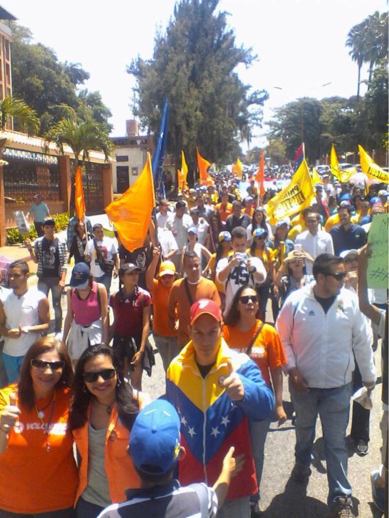 rctv's tweet photo. Hoy en Mérida retomaron las calles pidiendo democracia. https://t.co/hUVa0xNcdq