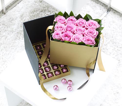 sally12113's tweet photo. This #packaging box is nice. Rich sense of #design .
#flowerbox https://t.co/p1zL7Dctzh