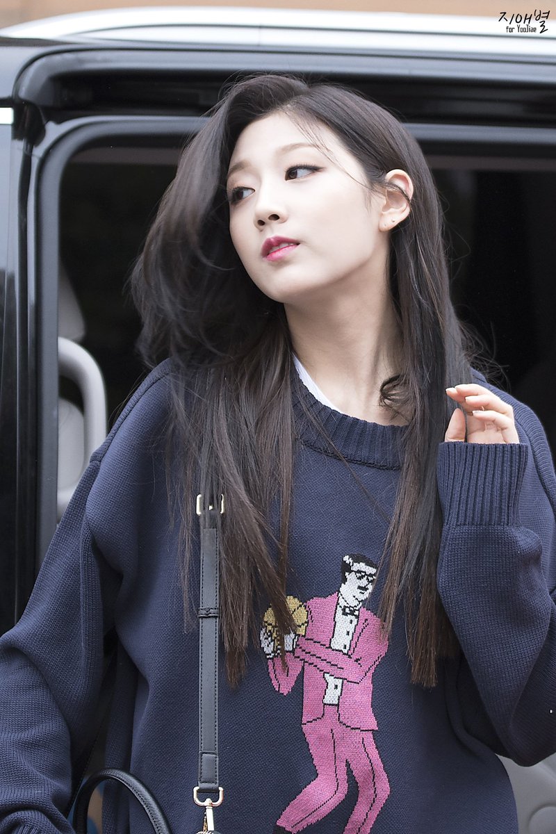 keilinci's tweet photo. RT JiaeByeol: 20170407 뮤직뱅크 출근 정예인
#Lovelyz #예인 #Yein https://t.co/32YcvQn5d5 (via Twitter https://t.co/7zWPwMO0vg) https://t.co/RylfmzW2aq