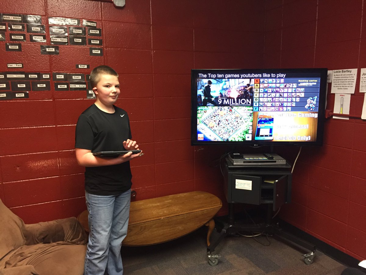 ButlerQuest's tweet photo. Student presentations day 2. #plp2017 NFL history, gymnastics, army https://t.co/wwq7v8arn6
