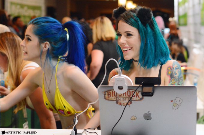 At the @MyFreeCams booth. All smiles with @c0rtanablue 😄 https://t.co/ktIQk119HU<a class="tags" href="/tag/myfreecams">@myfreecams</a><a class="tags" target="_blank" title="On Twitter" href="/?out=eyJ0eXAiOiJKV1QiLCJhbGciOiJIUzUxMiJ9.eyJpYXQiOjE3MjM5MjY5MDksImlzcyI6InR3cG9ybnN0YXJzLmNvbSIsIm5iZiI6MTcyMzkyNjkwOSwiZXhwIjoxNzU1NDYyOTA5LCJyZWRpcmVjdF91cmwiOiJodHRwczovL3R3aXR0ZXIuY29tL2MwcnRhbmFibHVlIn0.3NPmARQGeZQg9m-OynRwdMsdOjsPZaHdjQvv2Pbpw8NrdE4E6Hz4u7YkurZXqD5tM1spZtSj8lmqhvzC2XD0mA">@c0rtanablue</a><a href="/tag/mfc"class="tags"><span>#mfc</span></a>