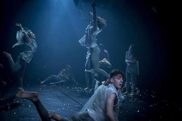 _sklus's tweet photo. Ze Života Hmyzu další repríza 11.4. 20:00 , 12.4. 16:00 - dovadlo Duncan Centre Prague #contemporary#zžh#čapkovi#dance#performance https://t.co/F4c7Xwp4ae